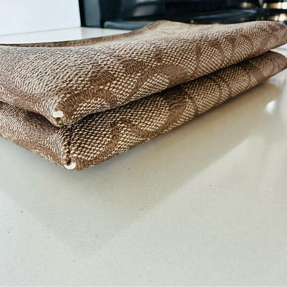 COACH Brown Tan Emblem Logo Purple Zipper Card Holder Wristlet Bag Purse Wallet - Picture 7 of 12